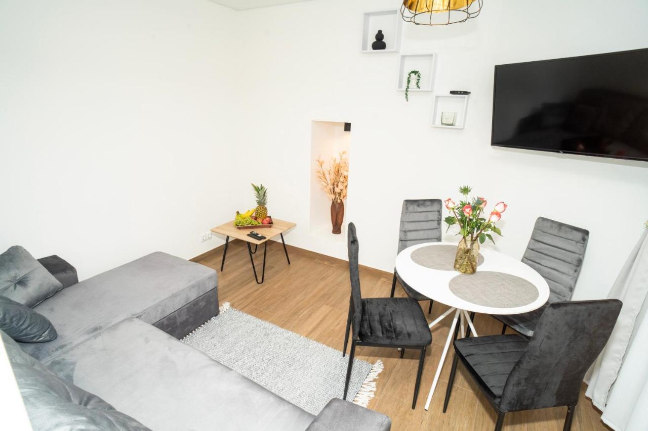 Downhill Apartment On The Groundfloor Kaunas Exterior foto